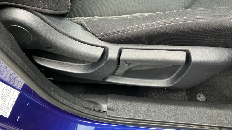 Nissan Qashqai 1.3 DiG-T N-Connecta 5dr Petrol Hatchback